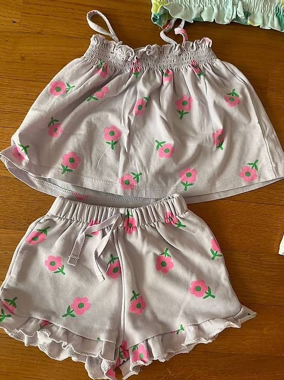 Lotti & Set di vestiti: Sommer-Set für Mädchen  4 Teile – Usato da Zug venduto da BT6300 4