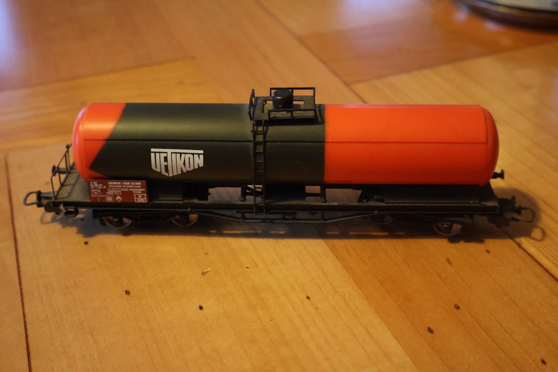 Modellini di ferrovie: 2 Tankwagen – Usato da La Tour-de-Peilz venduto da valoute 5
