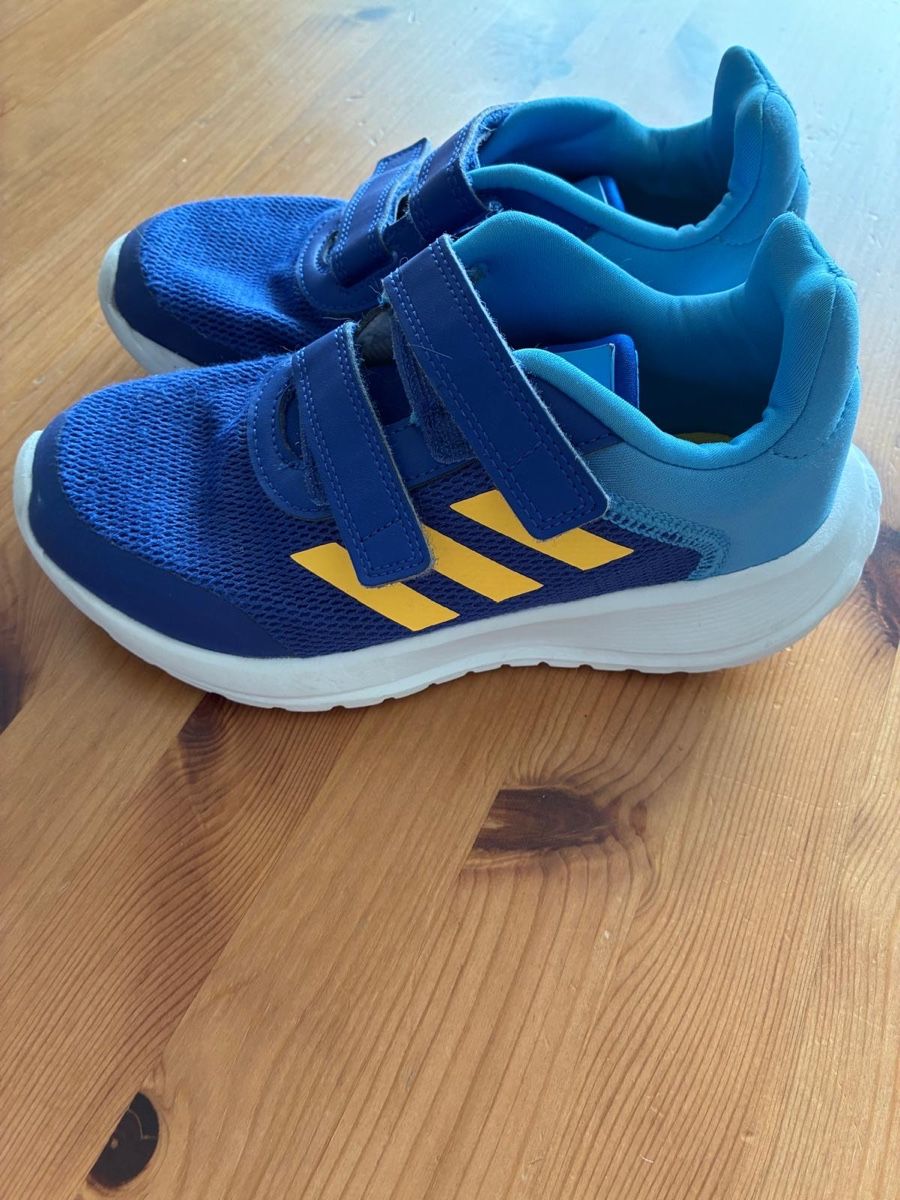Adidas Scarpe per ragazzi: Adidas Turnschuhe Gr. 35 – Nuovo (secondo la descrizione) da Rotkreuz venduto da ZG6343