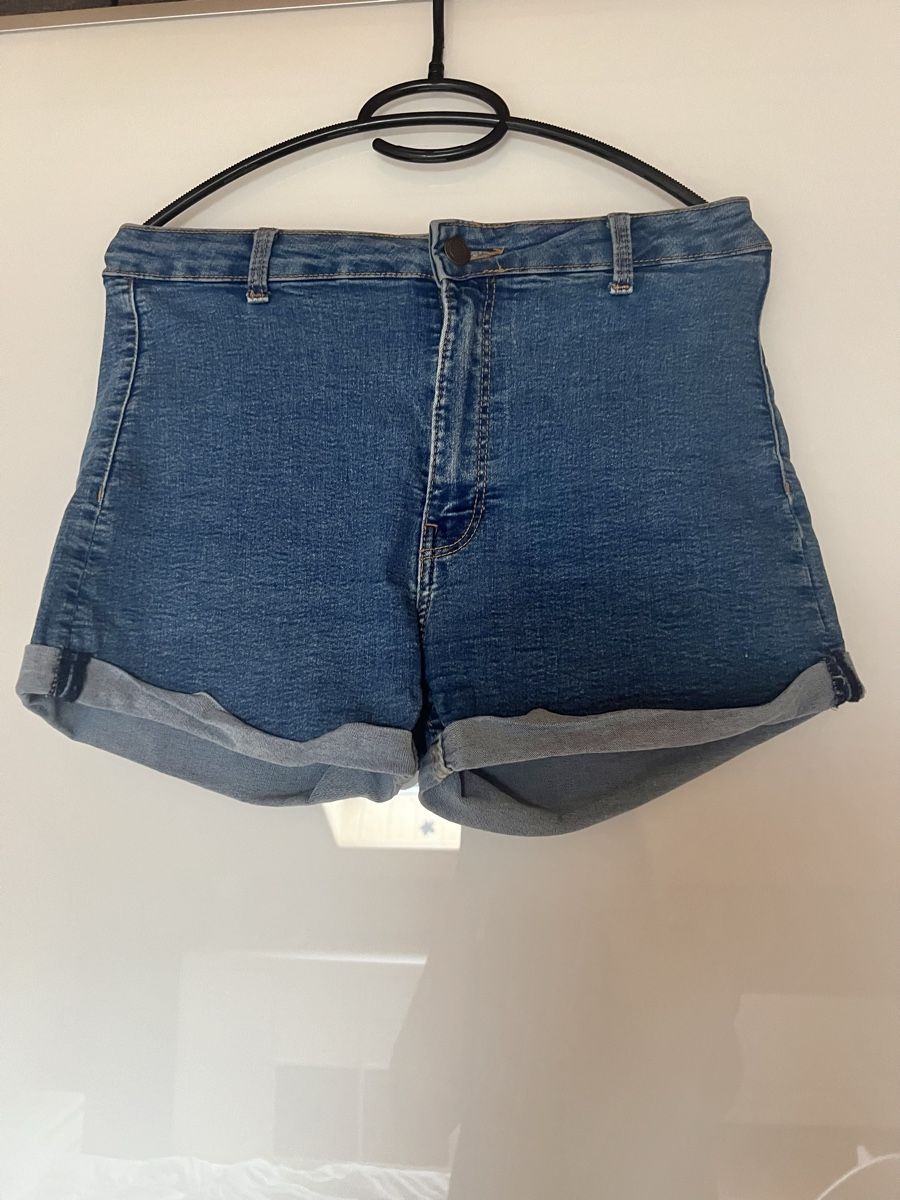 Bershka Jeans: Short jeans - Bershka - taille 40 – Gebraucht aus Bossonnens von noemie_01