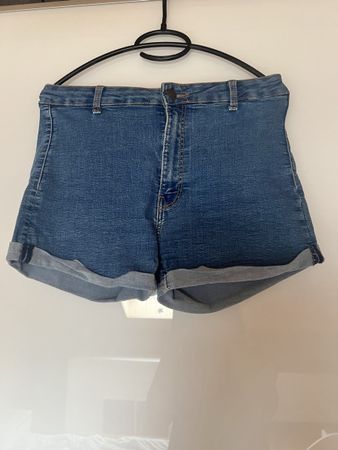 Short jeans - Bershka - taille 40