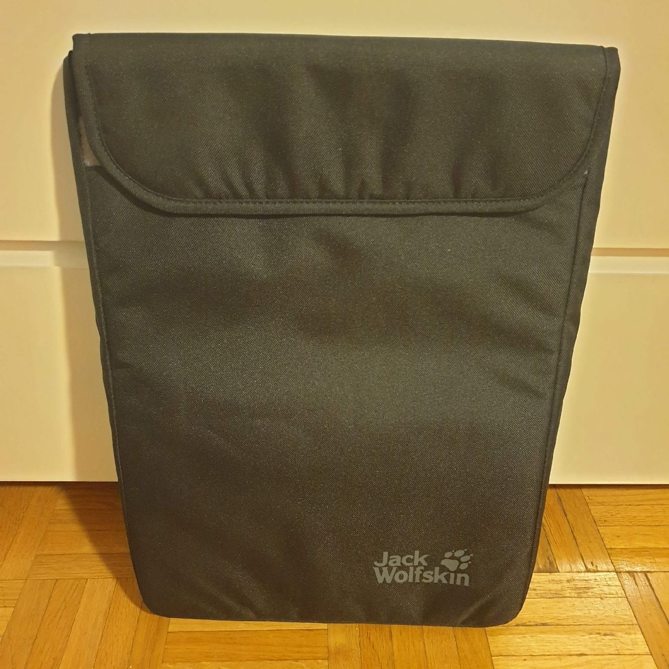 Jack Wolfskin Borse: Laptop Tasche, gepolstert – Nuovo (secondo la descrizione) da Zürich venduto da ptanyela 1