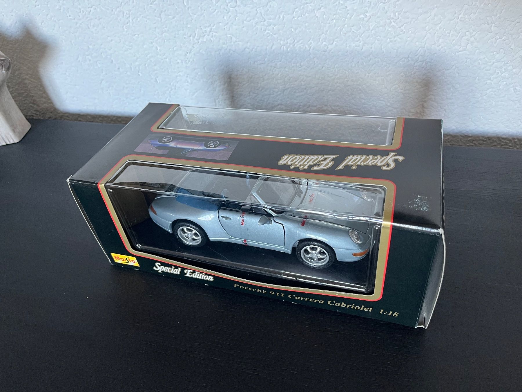 Porsche Modellautos: Porsche 911 Carrera Cabriolet 1994 1:18 – Gebraucht aus St-Cergue von ncu_t267 7