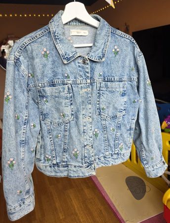 Mango Jeansjacke mit Blumenstickerei - Hellblau - Grösse XL