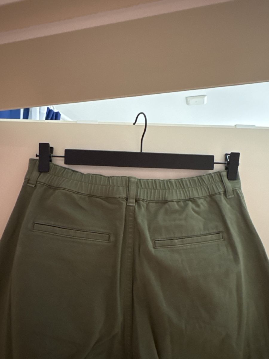 Muji Pantaloni: Muji Wide Pants Olive – Usato da Zürich venduto da AnnaSaskia 1