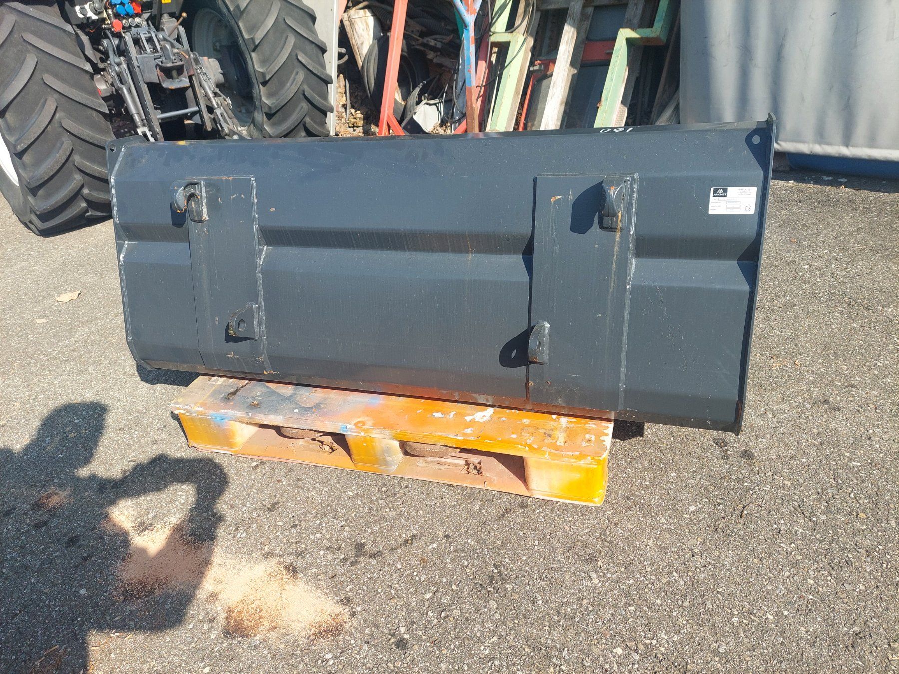 Trattori: Traktor / Frontlader-Schaufel 160cm – Nuovo (secondo la descrizione) da Matzingen venduto da Traktorenreich 1