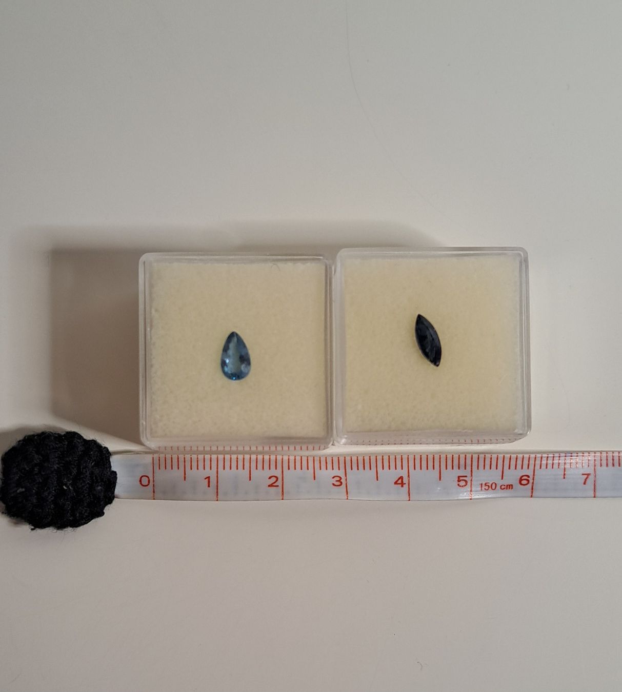 Edelsteine: 2 kleine faccetierte Saphire – Neu (gemäss Beschreibung) aus Richterswil von Viorella