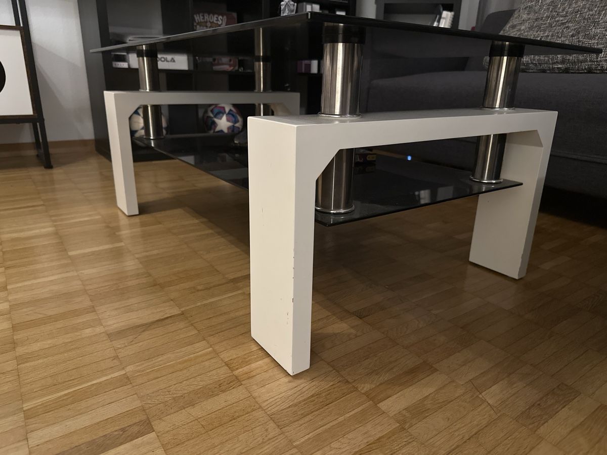 Tavoli: Glass Coffee Table – Usato da Bassersdorf venduto da WayanMartin13 2