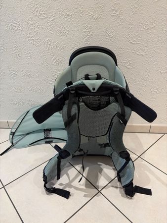 Thule Kindertrage mit Sonnenschutz – sehr guter Zustand
