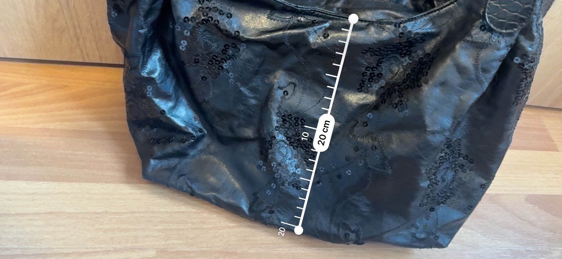 Sacs femmes: Sac à main noir en cuir véritable, parfait – D'occasion à Martigny par Mrtygn1 5