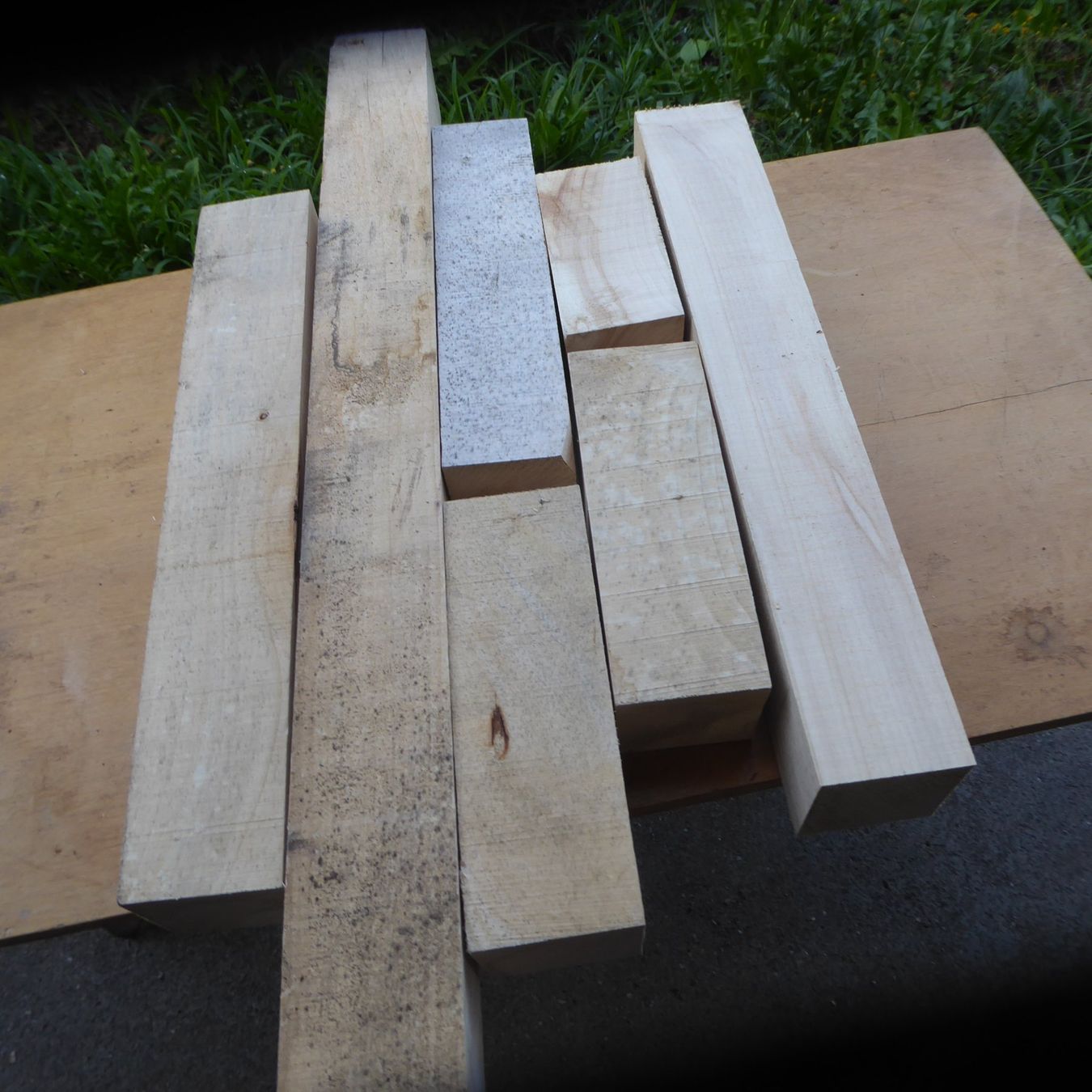 Articoli in legno: Drechslerholz 8 mal 8 cm – Nuovo (secondo la descrizione) da Sumiswald venduto da Hennri1 1