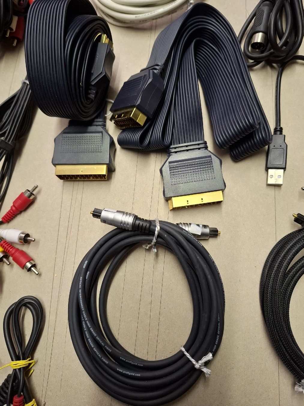 Câbles: Kabel gesucht? nr.1 – D'occasion à Hunzenschwil par Hardrock6 2