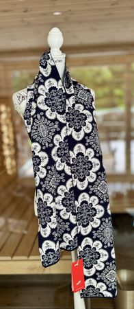 BLUTSGESCHWISTER Schal, neu mit Etikett, Winter-Accessoire