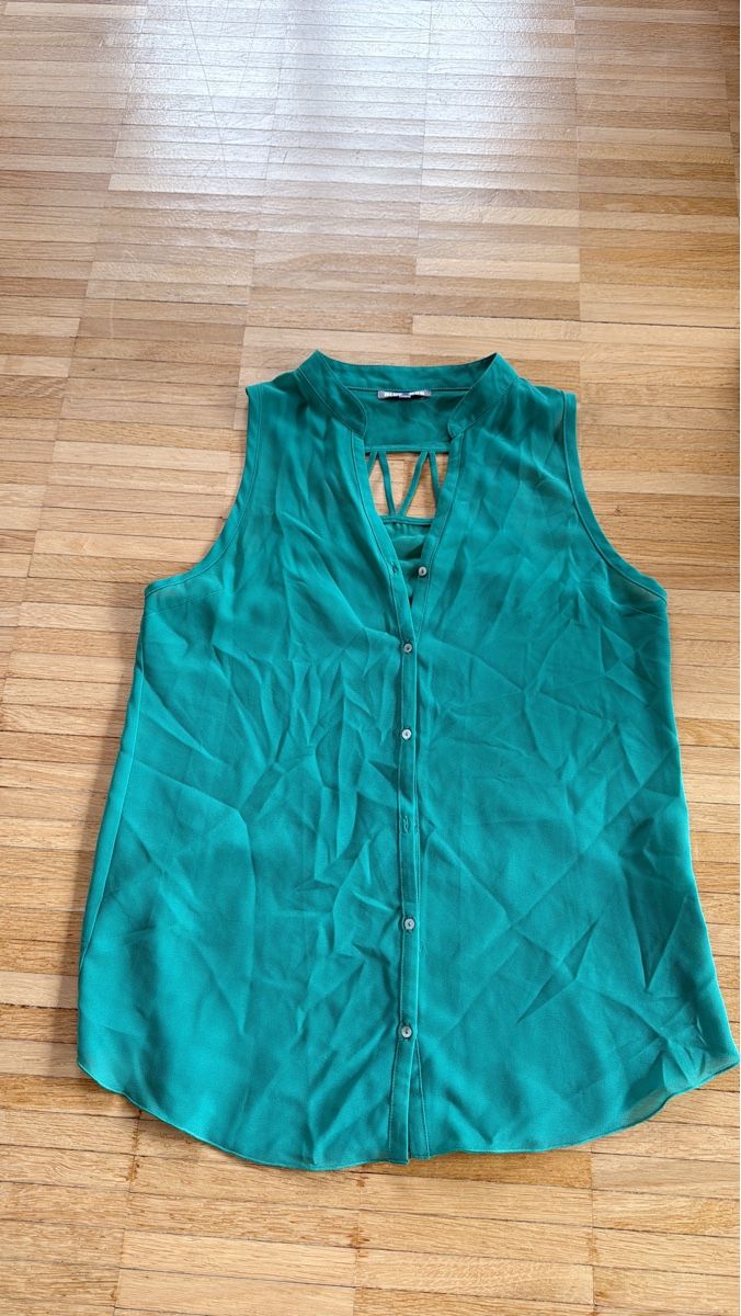 Blusen: Elegante Smaragdgrüne Bluse Gr. S – Gebraucht aus Winterthur von Streisel