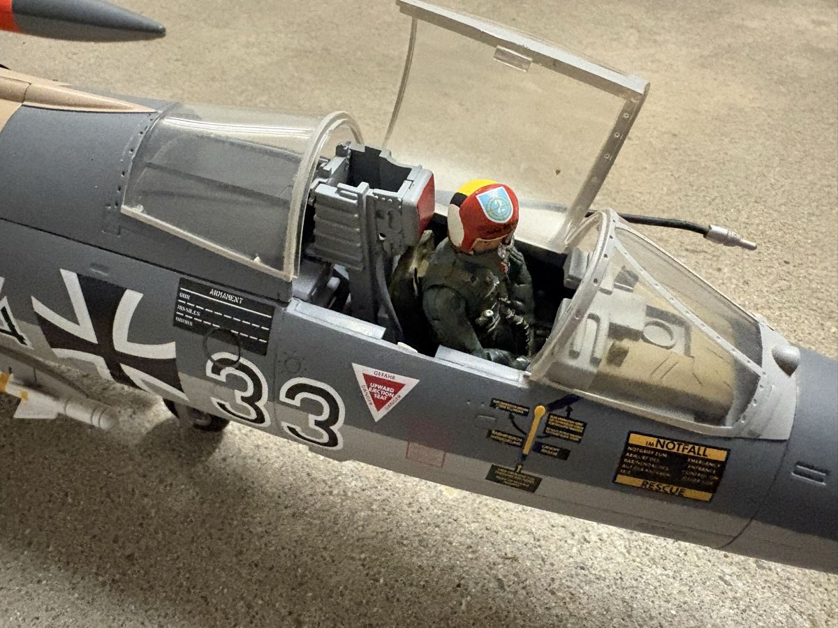 Kits de montage: Elite Force F-104 G Luftwaffe 1/18 – D'occasion à Villarimboud par hampton2012 1