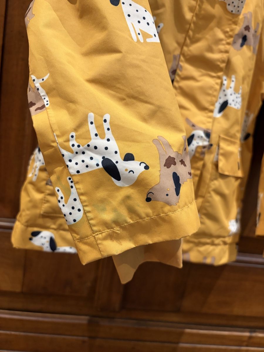 Giacche & Cappotti: Kinder Regenjacke mit Hunde Muster, Grösse 98/104 – Usato da Pratteln venduto da Daily88 3