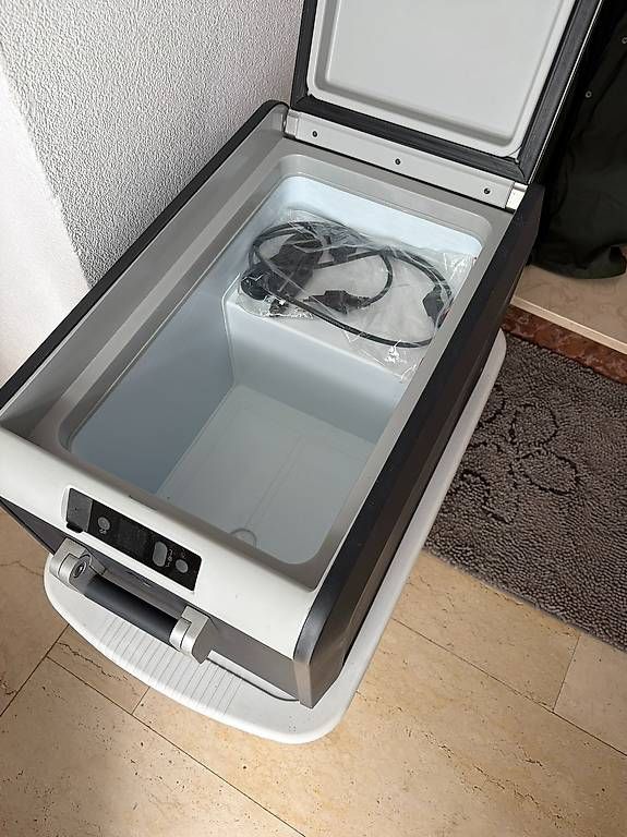 Dometic Frigoriferi & Refrigeratori: Dometic CFX 3 35, great condition – Usato da Pregassona venduto da camus84 1