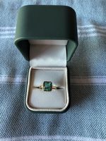 Goldring mit grünem Turmalin 750er Gold, Top Zustand!