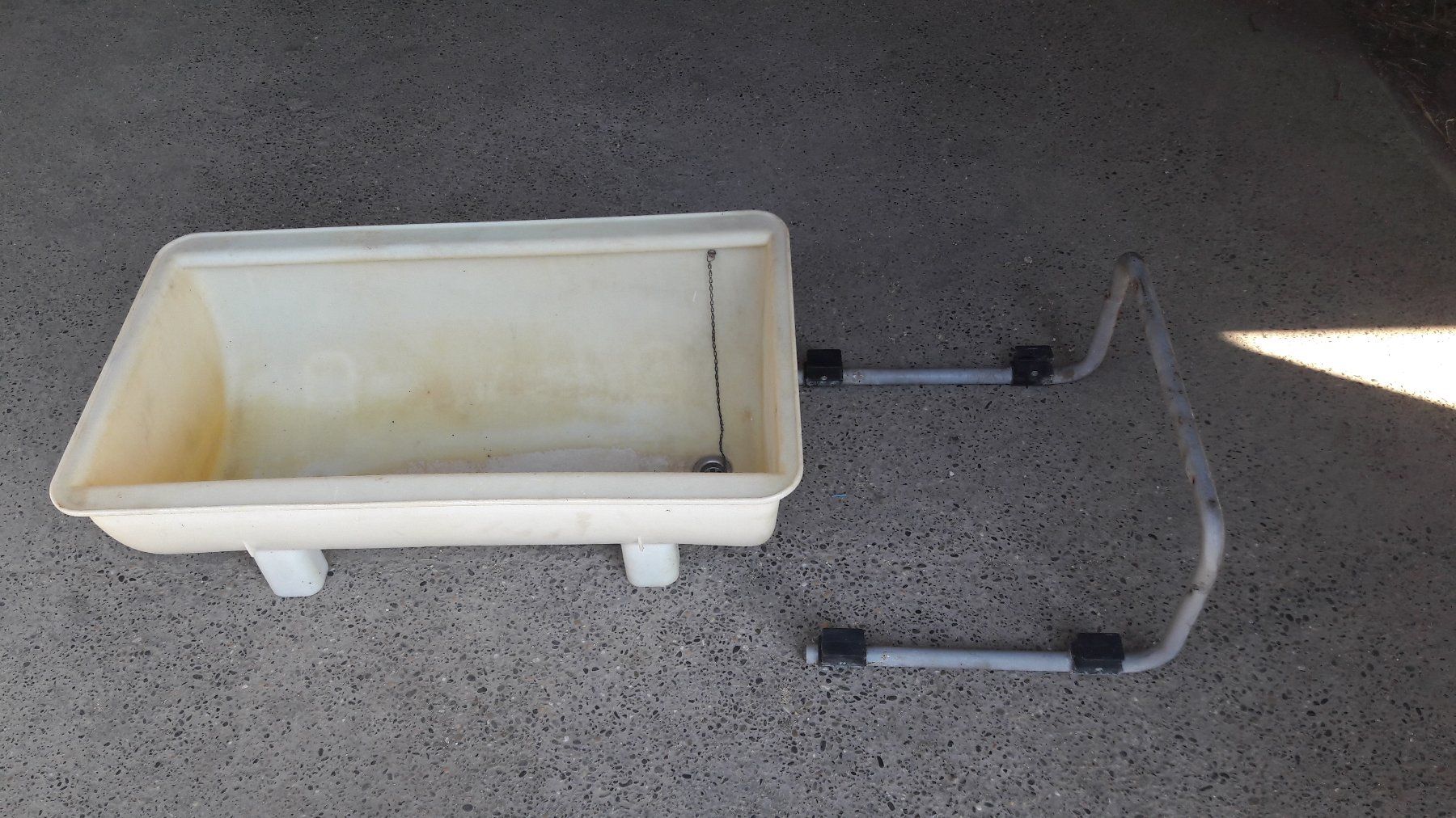 Tutti gli attrezzi: Waschtrog mit Wandhalterung – Usato da Laufen venduto da Mann455