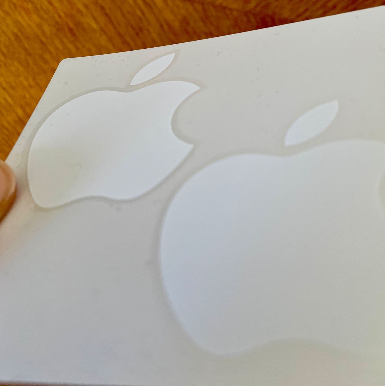 Sticker: 2 Kleber Apple Logo weiss, neu – Nuovo e nell'imballaggio originale da Gümligen venduto da soleil149 1