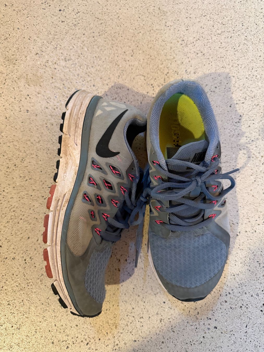Nike Scarpe da donna: Nike Schuhe Grösse 38 gebraucht – Usato da Schlieren venduto da Shark1905