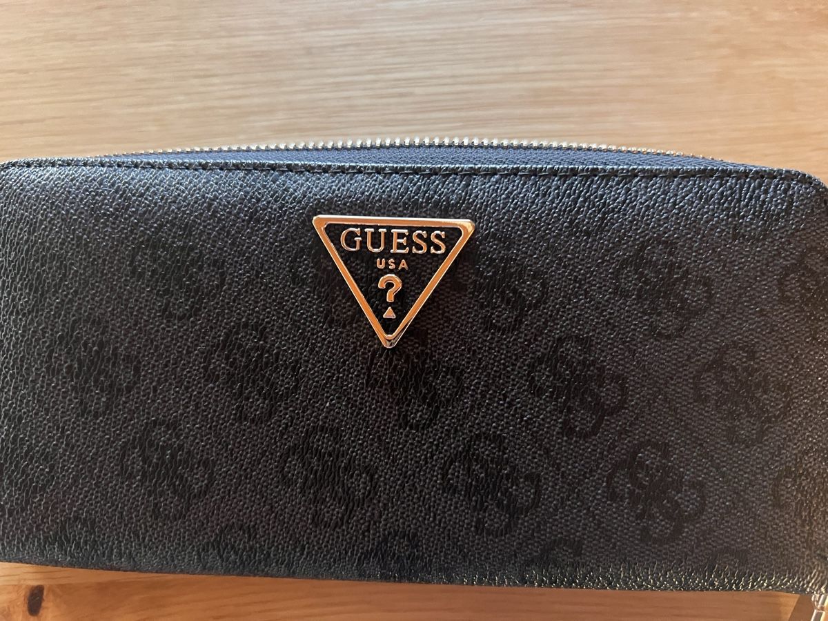 Guess Portamonete: Guess Portemonnaie – Nuovo (secondo la descrizione) da Konolfingen venduto da SonjaKalt
