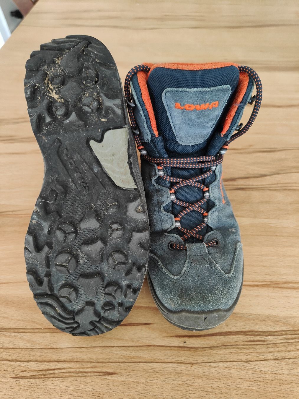 Lowa Scarpe per ragazzi: Lowa Wanderschuh Gr.34 – Usato da Eggiwil venduto da armluk 1