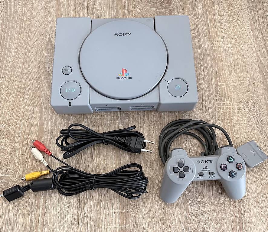 Sony Console: Playstation 1 SCPH-7502 inkl. Controller – Usato da Ebnat-Kappel venduto da Snowhead