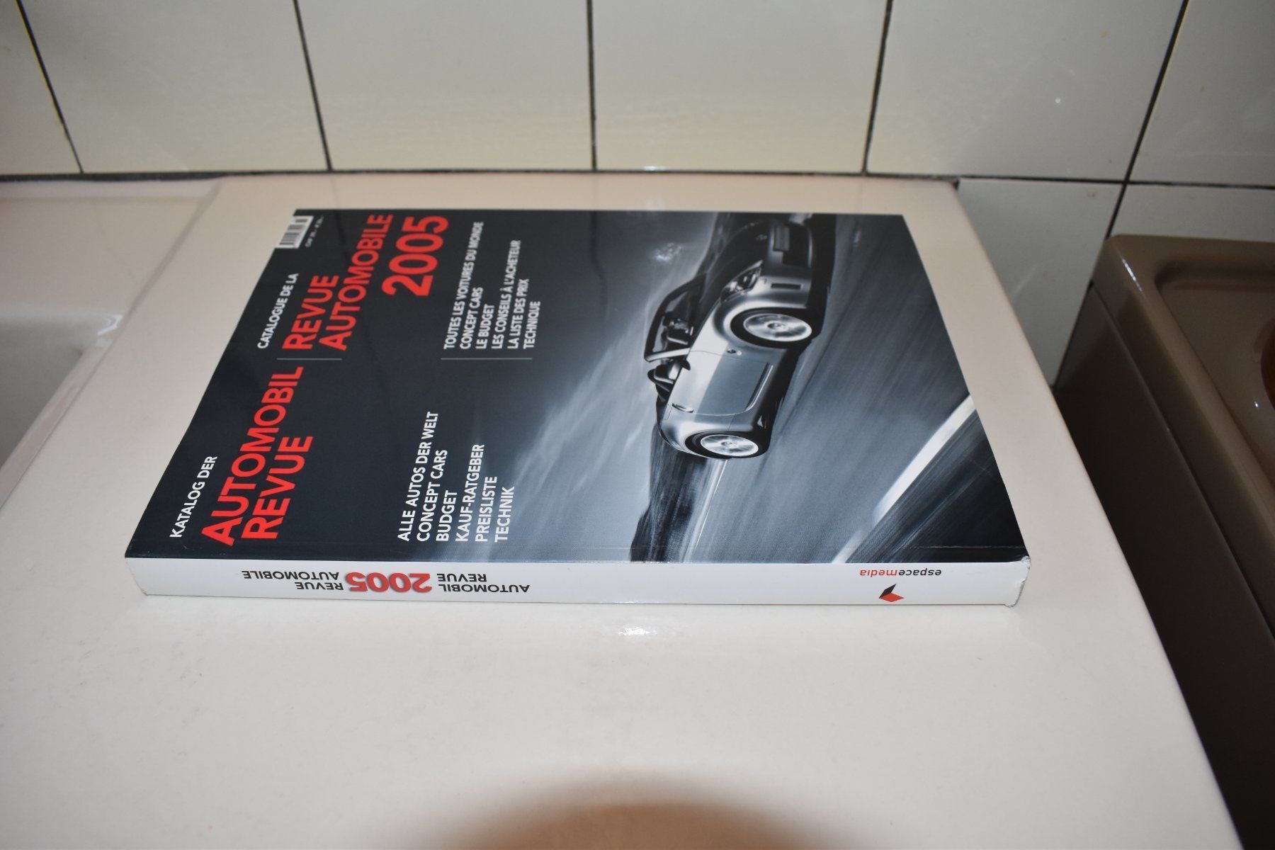 Libri: Catalogue Revue Automobile 2005 – Usato da Le Locle venduto da skycomputer 1