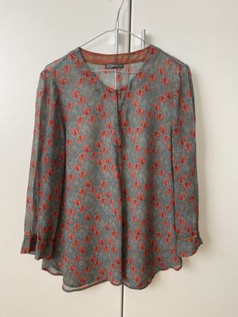 Bluse NILE  Gr. M mit Blumenmuster guter Zustand