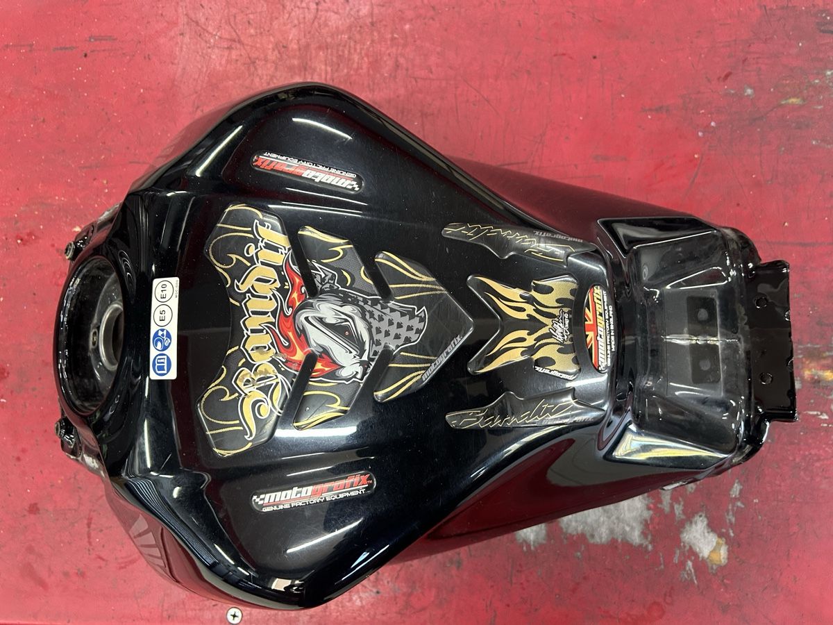 Honda Strada: Reservoir cb650r – Usato da Ecublens VD venduto da RodrigoFortunato249