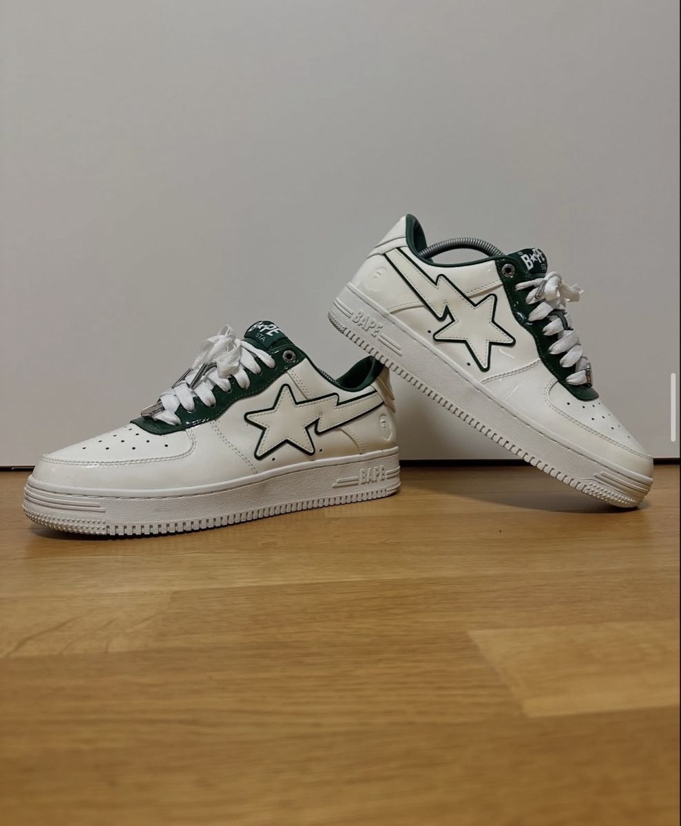 Bape Scarpe da uomo: BAPE Sta "Patent White Green" – Usato da Basel venduto da Kevinbuckcards