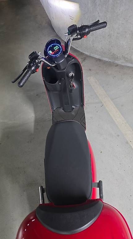 Veicoli elettrici: Yiling Elektro Scooter Preis VB  – Usato da Basel venduto da Kushikimi 2