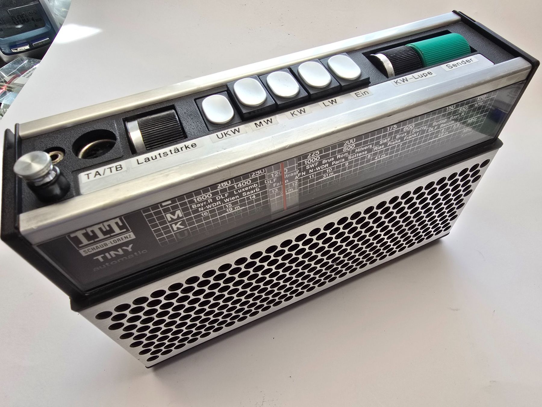 Radio: Kofferradio ITT Schaub Lorenz "TINY automatic 105A" von 1974 – Usato da Balgach venduto da Zwickau01 2