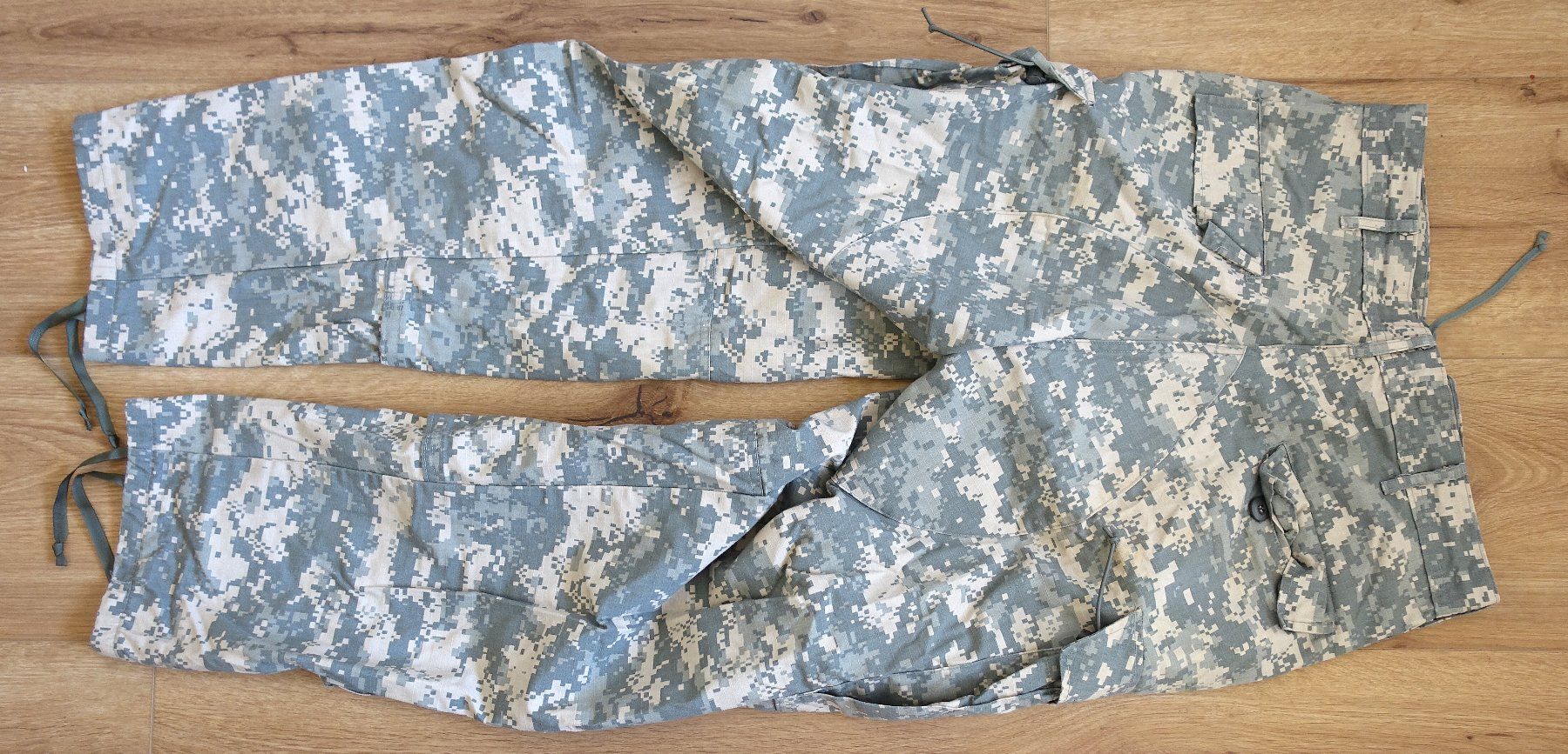 US Army Uniformes: US Army Tarn Hose Camo ACU – D'occasion à Kappelen par Marmoe 1