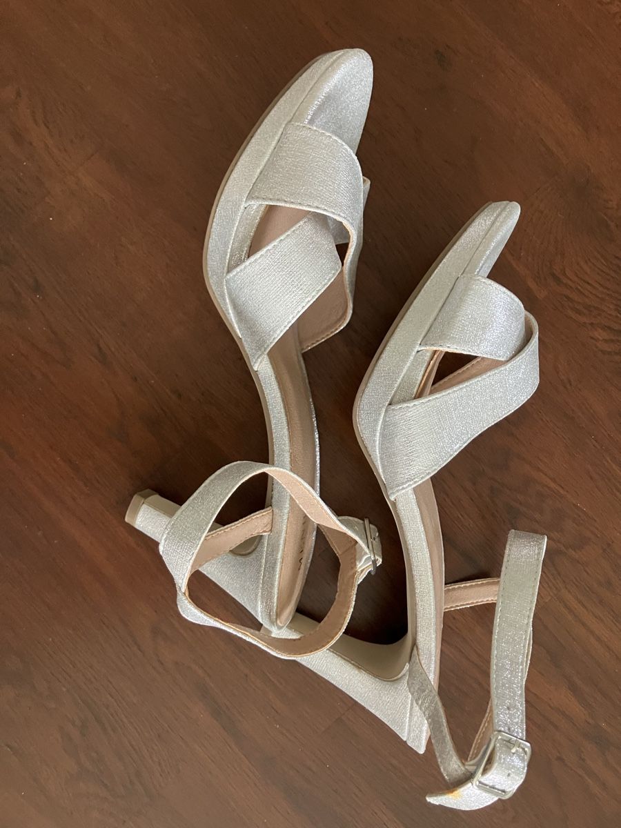 Scarpe da donna: High Heels - Silber NEU, Gr. 40 – Nuovo (secondo la descrizione) da Bubikon venduto da nb_b8d9 1
