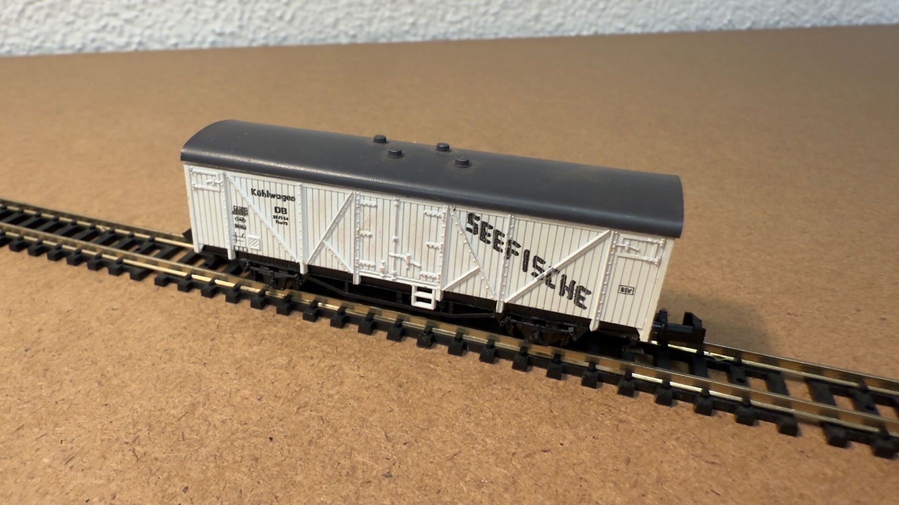Roco Modelleisenbahnen: Roco Seefisch Güterwagen Spur N – Gebraucht aus Schlieren von rat_lq6b 4