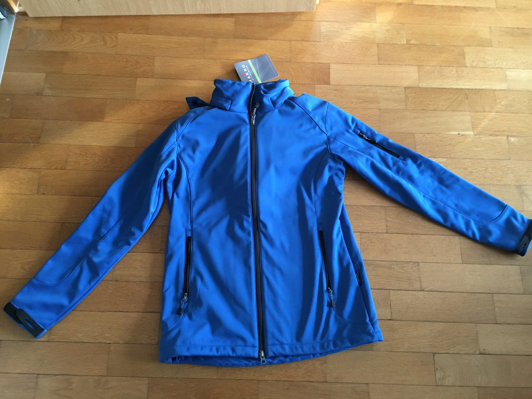 Giacche: Schnäppchen, Hakro Softshell Alberta, neu mit Etikett, Gr.M – Nuovo e nell'imballaggio originale da Eich venduto da Jokove63