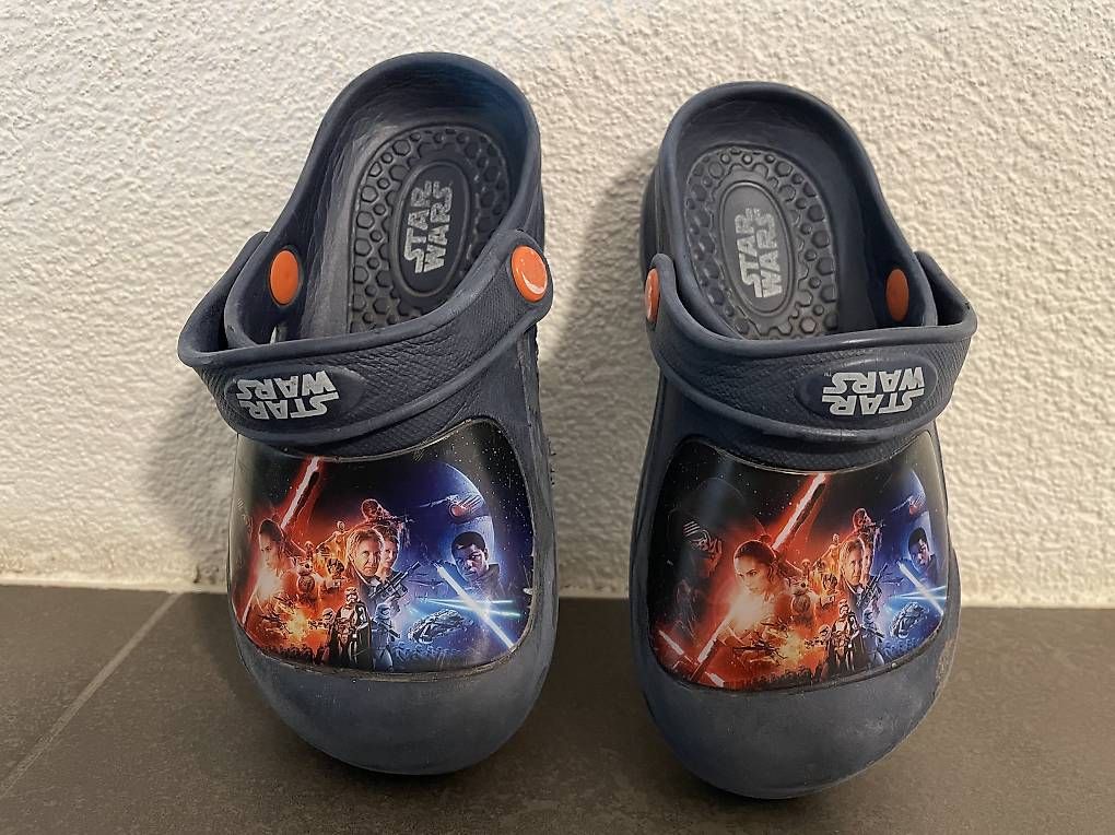 Schuhe für Jungen: StarWars Gummischuhe, Grösse 27 – Gebraucht aus Brütten von Snowkiwi