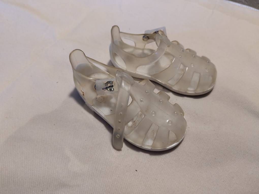 Schuhe für Jungen: Sandales d'eau , taille 21 chaussures enfant  – Gebraucht aus Veyrier von cec_2xq6