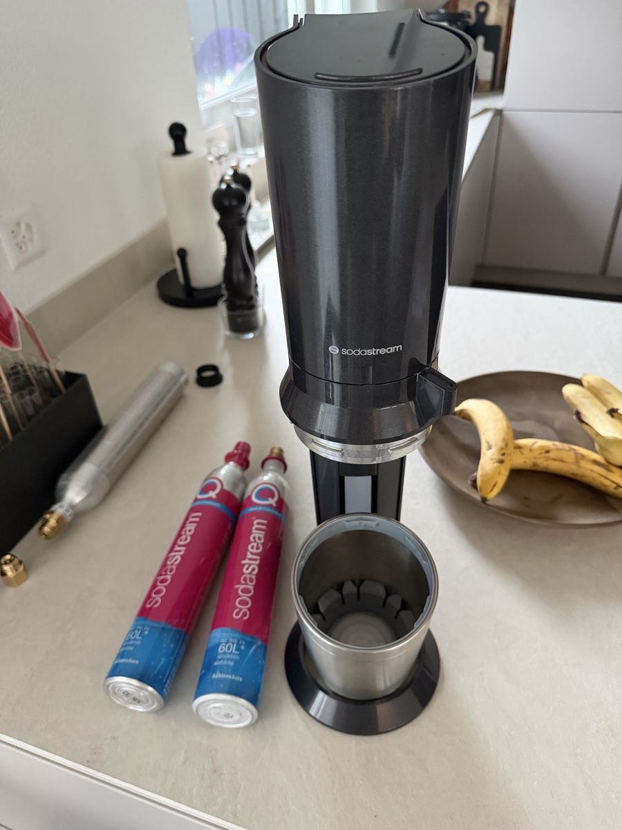 Sodastream Elettrodomestici da cucina: SodaStream inkl. 2 CO2-Zylinder  – Usato da Stettfurt venduto da Kruemelvonkeks22