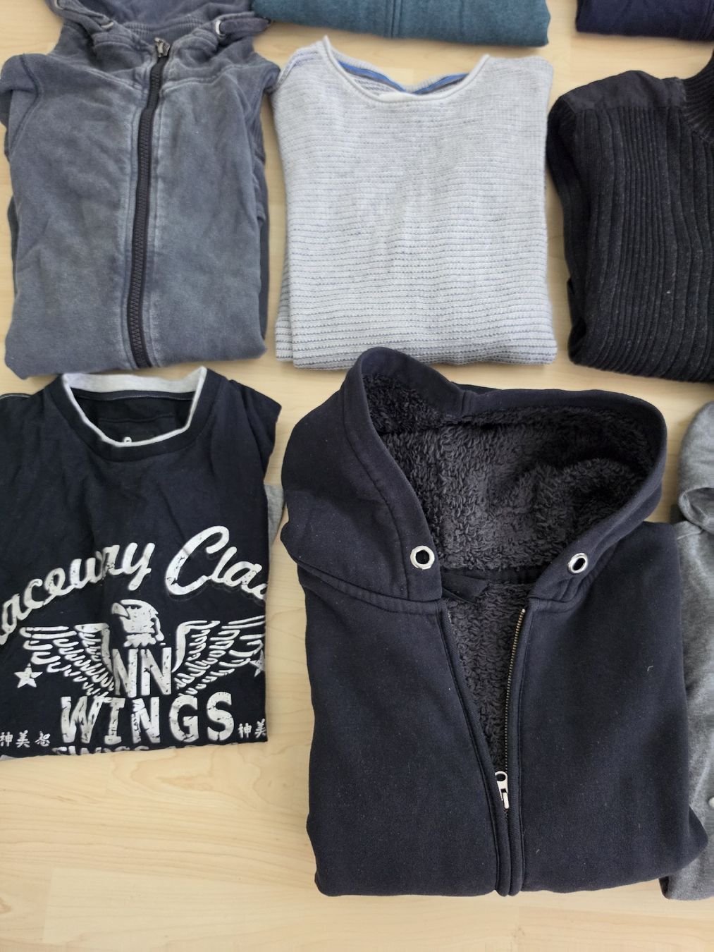 Kleiderpakete: 9 Pullover und Sweatjacken XL – Gebraucht aus Würenlos von Nigginiggi 1