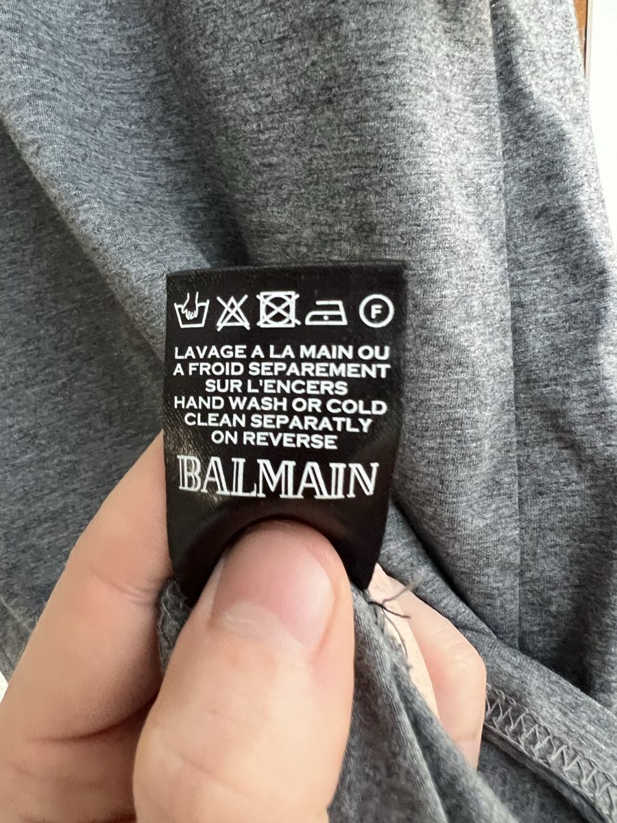 Balmain T-shirt: Balmain T-Shirt Grau – Usato da Schwyz venduto da Odyssey30 2
