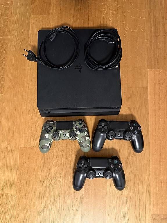 Sony Konsolen: PS4 – Gebraucht aus Lausanne von lor_9x9p