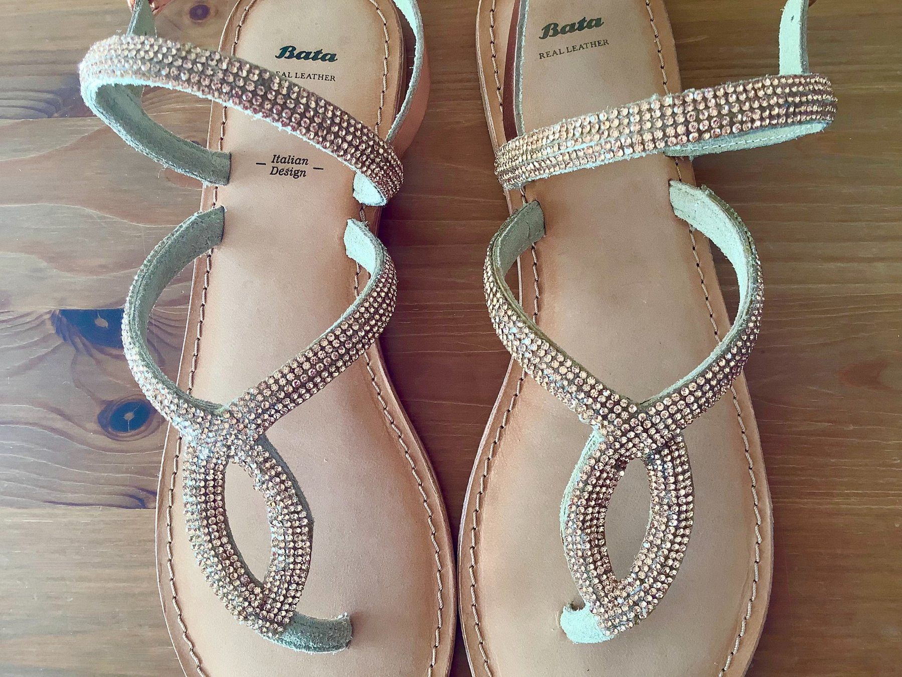 Scarpe da donna: Bata Sparkly Rose Gold Leather Sandals 39 – Usato da Founex venduto da sweetcouture 2