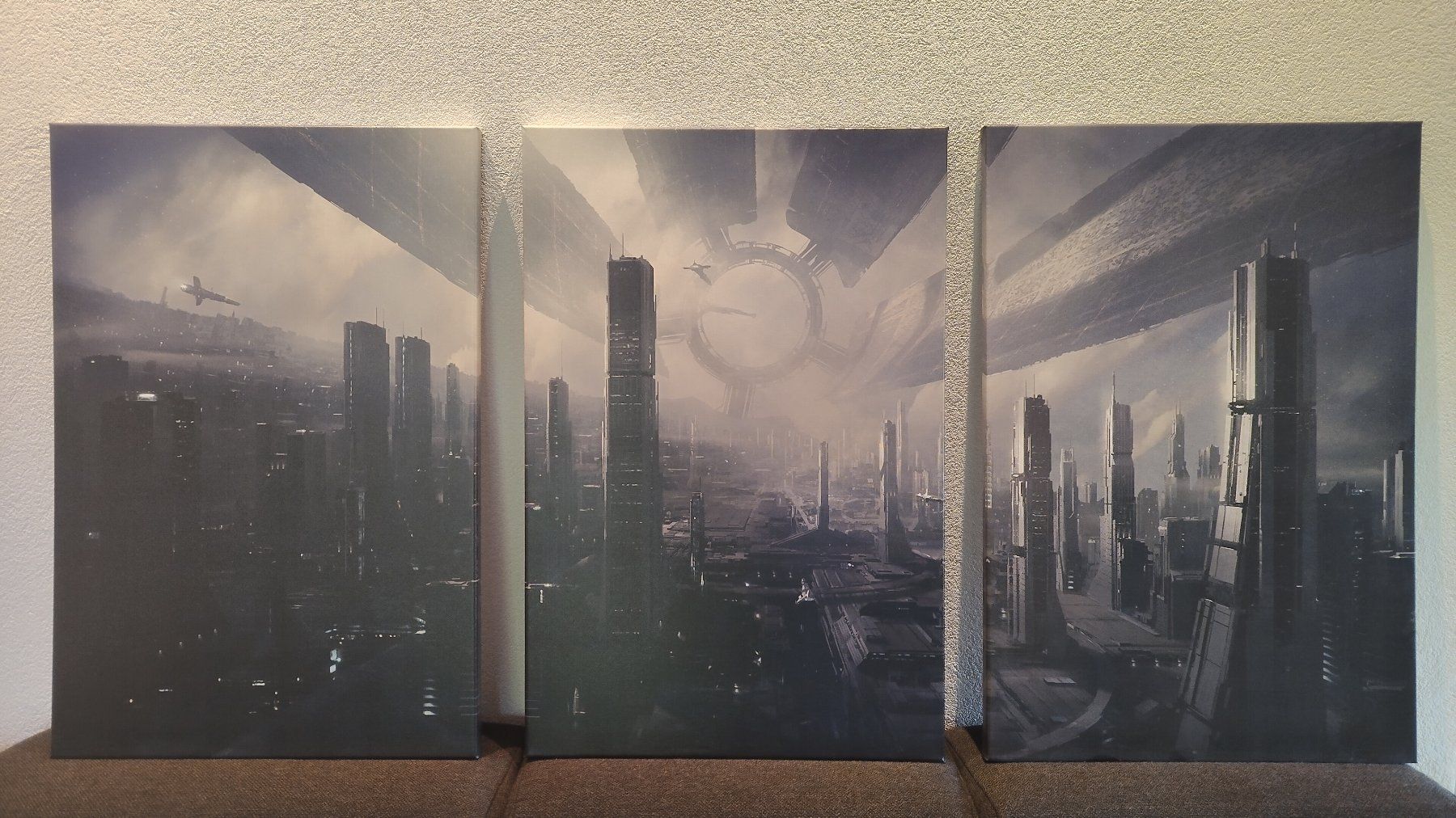 Poster & Bilder: Wandbild "Mass Effect Citadel" (3 Teile) – Gebraucht aus Freudwil von metalgrin