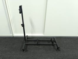 Vertikaler Fahrradständer mit Feststellrollen