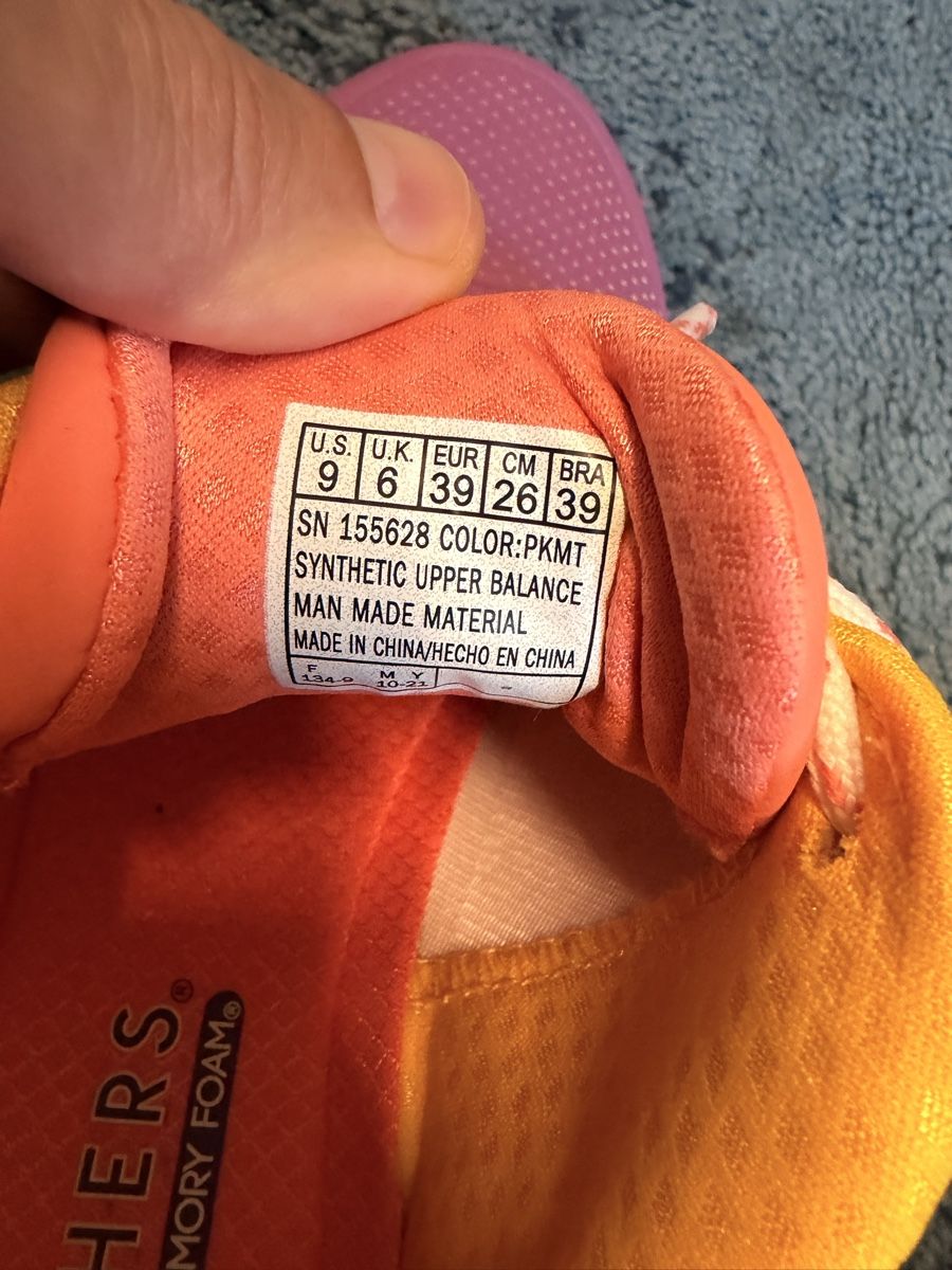 Chaussures filles: Skechers Sneaker 39 – Neuf avec emballage d'origine à Tegna par rio_xr9n 2