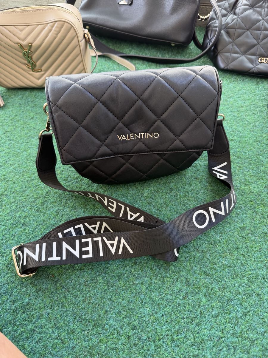 Borse da donna: 8 Handtaschen Guess Valentino und weitere – Nuovo (secondo la descrizione) da Riehen venduto da Hamohaustechnik 4
