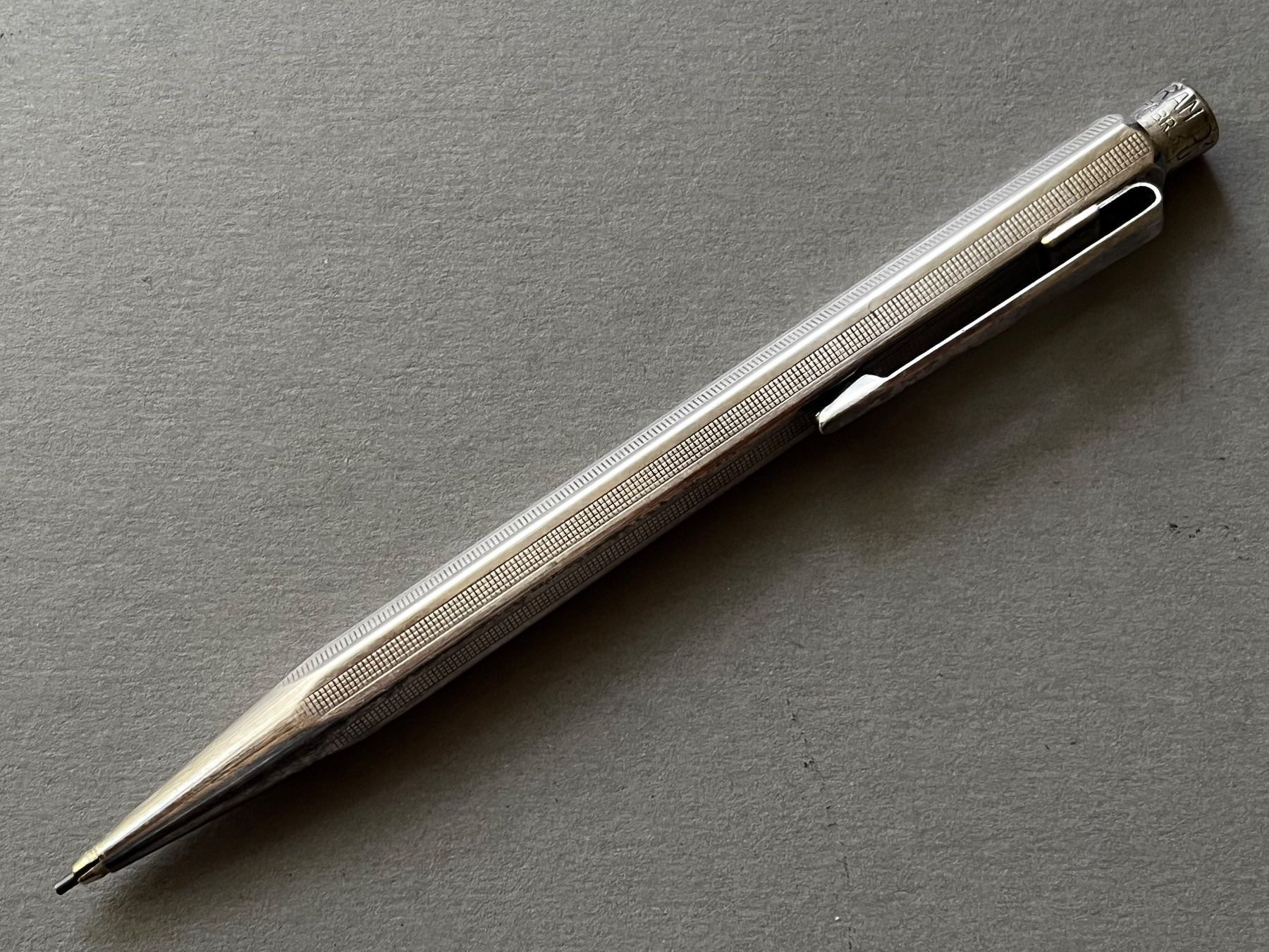 Caran D'Ache Stylos & Marker: Caran d’Ache Ecridor Minenhalter "Pavé" versilbert ch – D'occasion à Zürich par FV.vintage